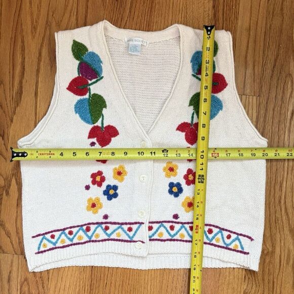 Vintage Embroidered Floral Cotton Button Down Women’s Sleeveless Sweater Vest - Picture 7 of 11